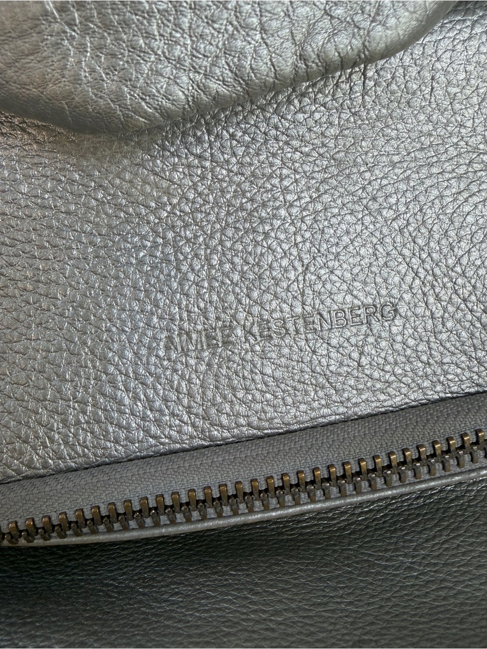 Aimee Kestenberg Crossbody handbag silver metallic slouchy wide top zipper - Picture 4 of 9